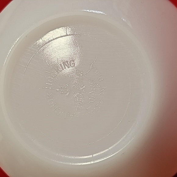 VINTAGE FIRE KING MILK GLASS ANCHOR HOCKING BOWL - SIZE 7.25" D X 3.5" T - Picture 5 of 6